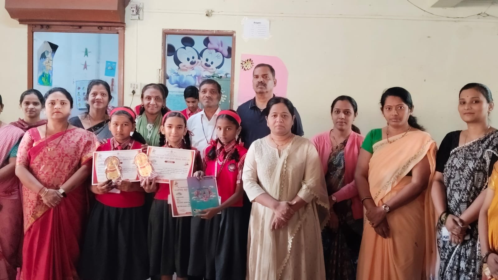 प्रतिभा कारंजी स्पर्धेत आधार स्कूल विद्यार्थ्यांचे  यश