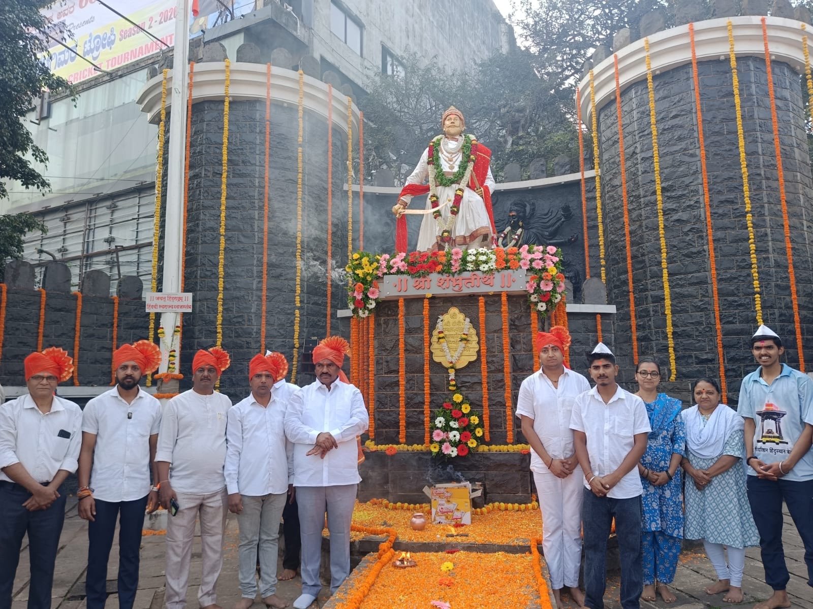 स्वराज्याचं धाकलं धनी छत्रपती संभाजी महाराजांचा राज्याभिषेक सोहळा थाटामाटात संपन्न