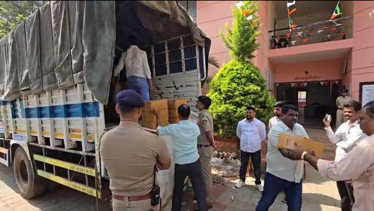 मतांसाठी दारूचा खेळ उघड! माळ मारुती पोलिसांकडून ८०० बॉक्स दारू हस्तगत