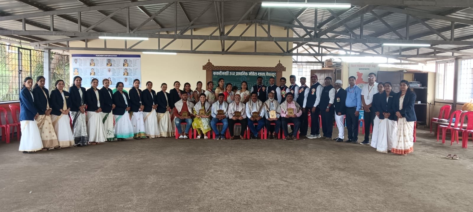 प्रजासत्ताक दिनाचे औचित्य साधून येळ्ळूर मराठी मॉडेल शाळेत पत्रकारांचा सन्मान