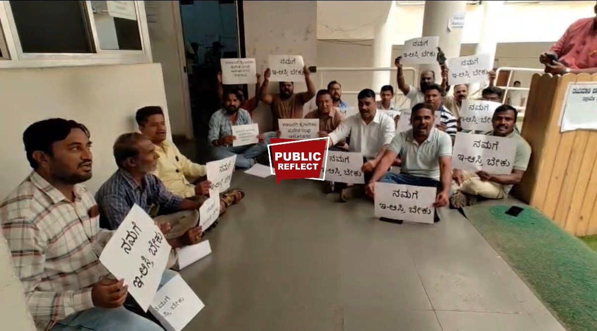 ऑटो नगरमध्ये ई-अस्ती प्रलंबित; रहिवाशांचे पालिकेत ठिय्या आंदोलन