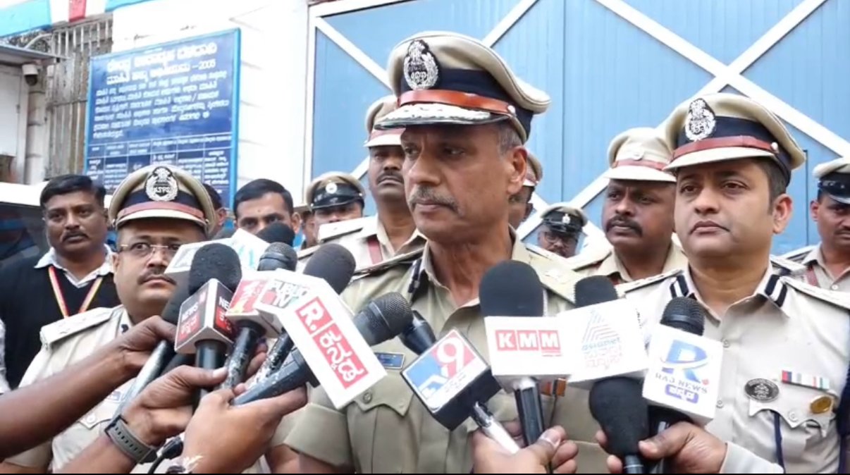 बेकायदा घडामोडी रोखा, अन्यथा कारवाई