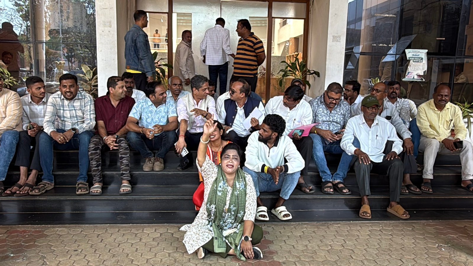 सिटीज 2.0 योजनेतील निधी कपातीविरोधात पालिकेला विविध संघटनांचा घेराव