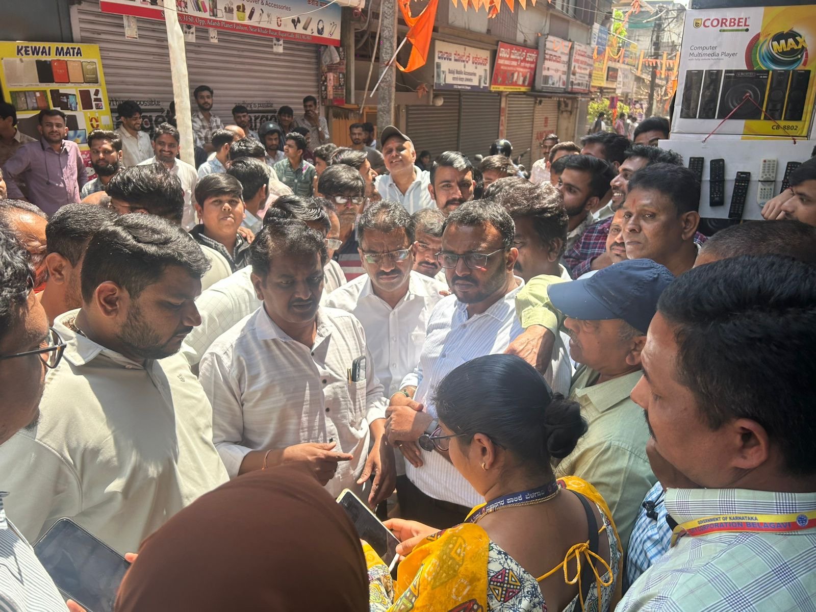 बापट गल्लीतील व्यापाऱ्यांचा महानगरपालिकेच्या दंडात्मक कारवाईला विरोध