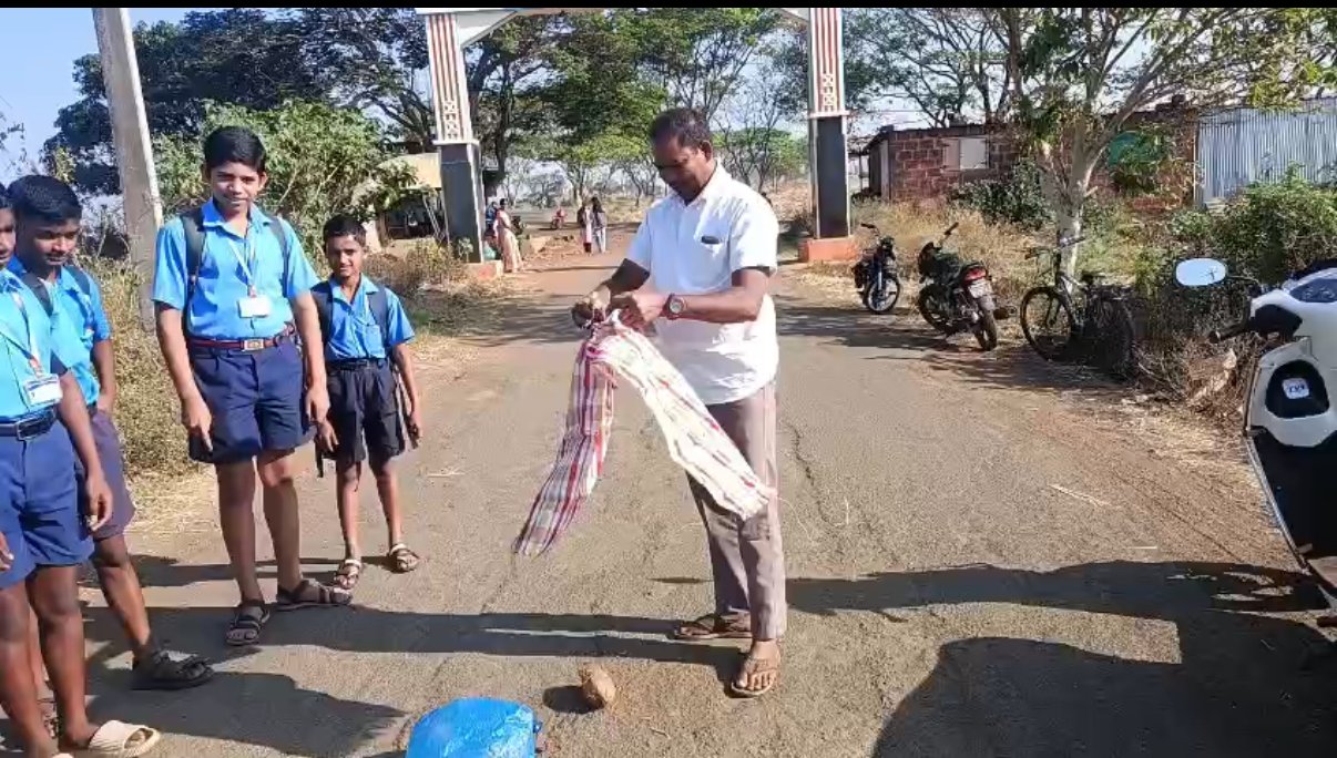 चलवेनहट्टी गावच्या प्रवेशद्वाराजवळ करणीबाधेचा प्रकार उघडकीस