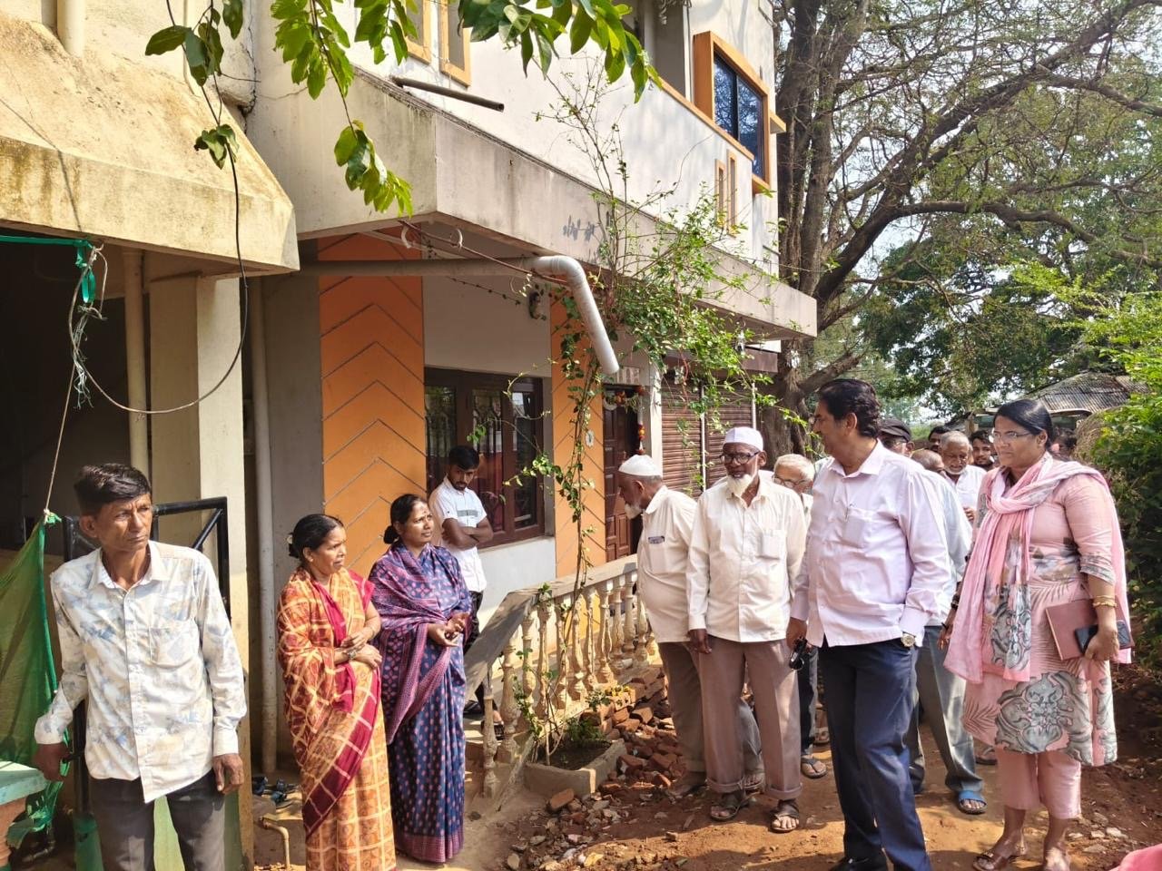 आमदार आसिफ (राजू) सेठ यांचा कणबर्गी भागात जनता दरबार, नागरिकांच्या समस्या जाणून घेतल्या